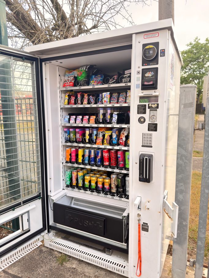 Unser Automat offen von außen